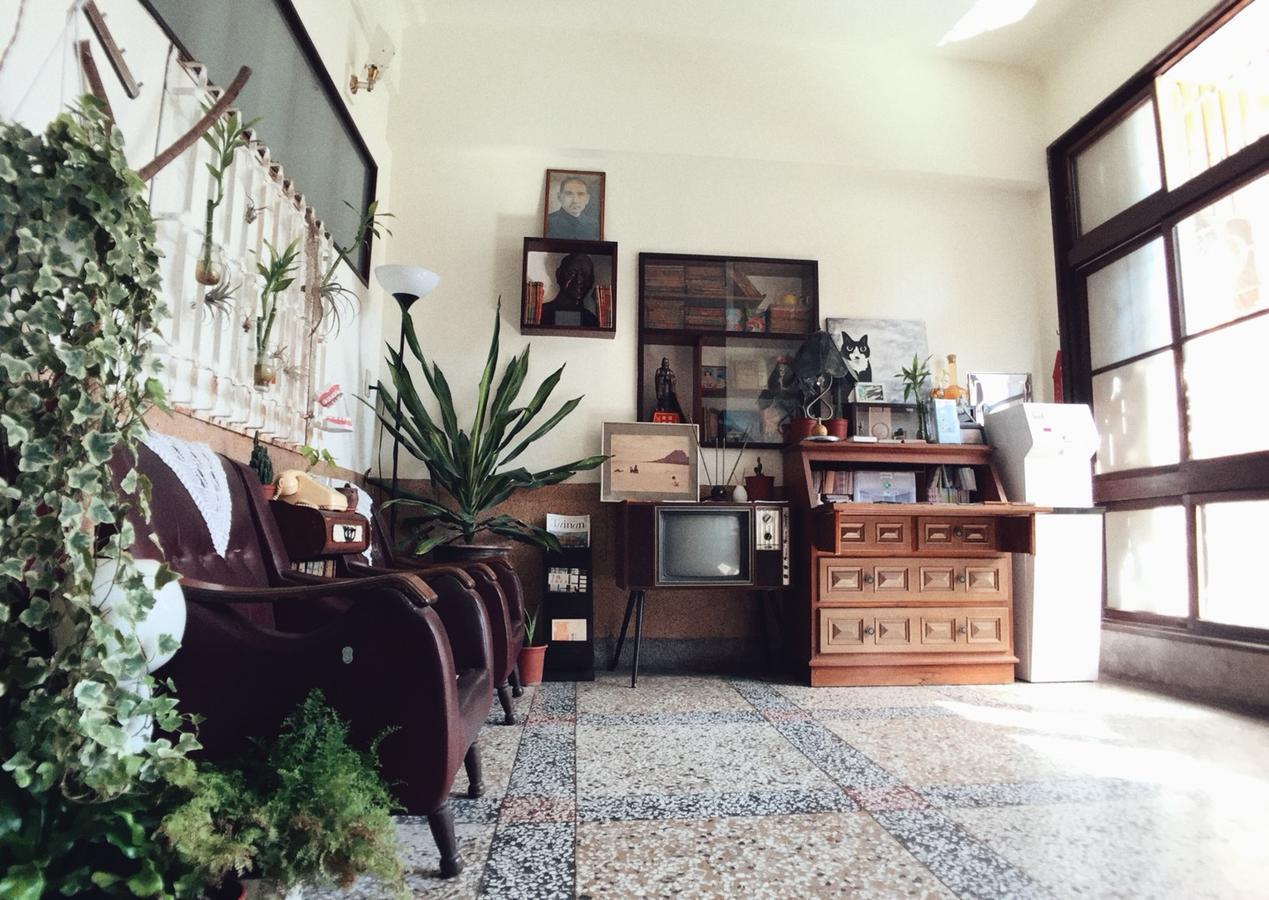 Goin Old House & Bar Apartment Тайнан Екстериор снимка