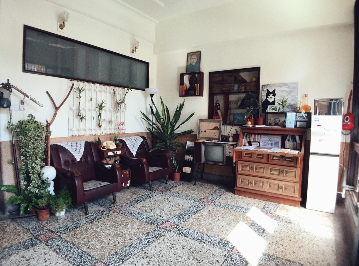 Goin Old House & Bar Apartment Тайнан Екстериор снимка
