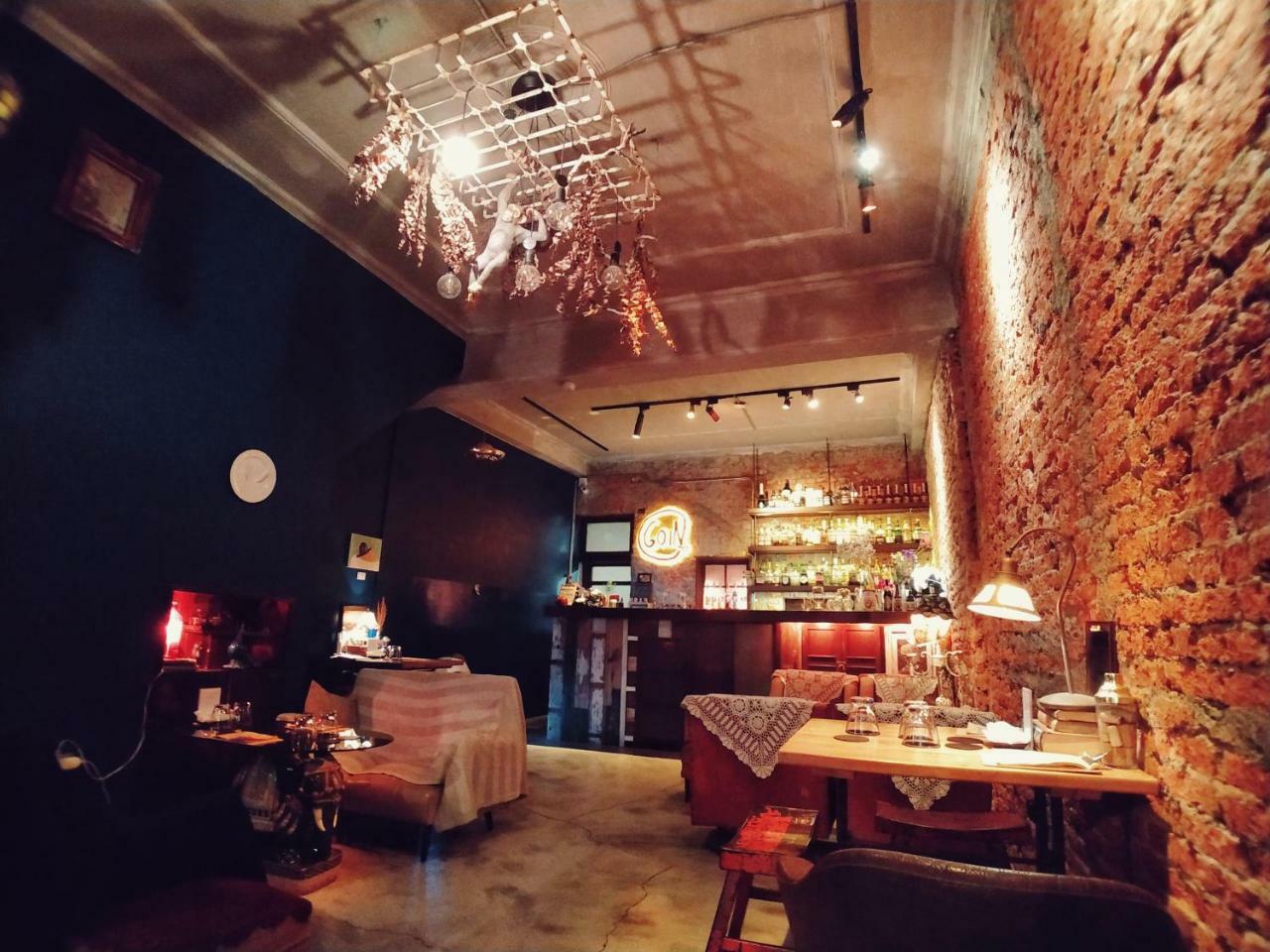 Goin Old House & Bar Apartment Тайнан Екстериор снимка