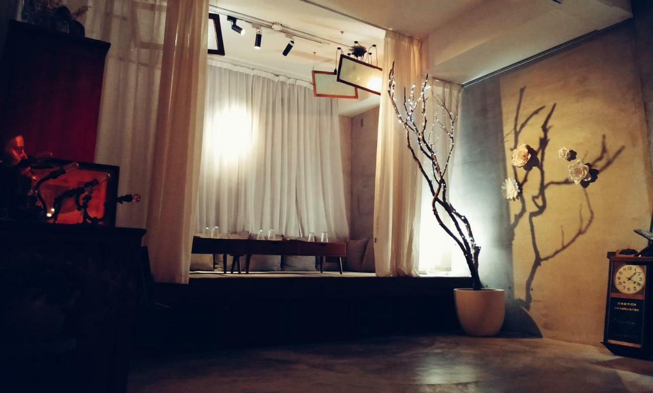 Goin Old House & Bar Apartment Тайнан Екстериор снимка